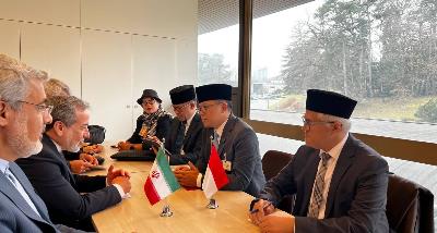 Iranian FM meets his Indonesian counterpart in Geneva